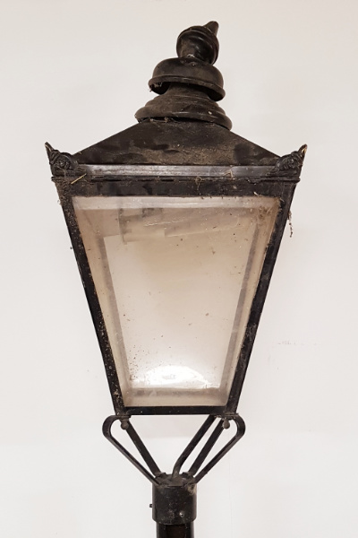 lantern restore before 400x600 lantern restore before 400x600